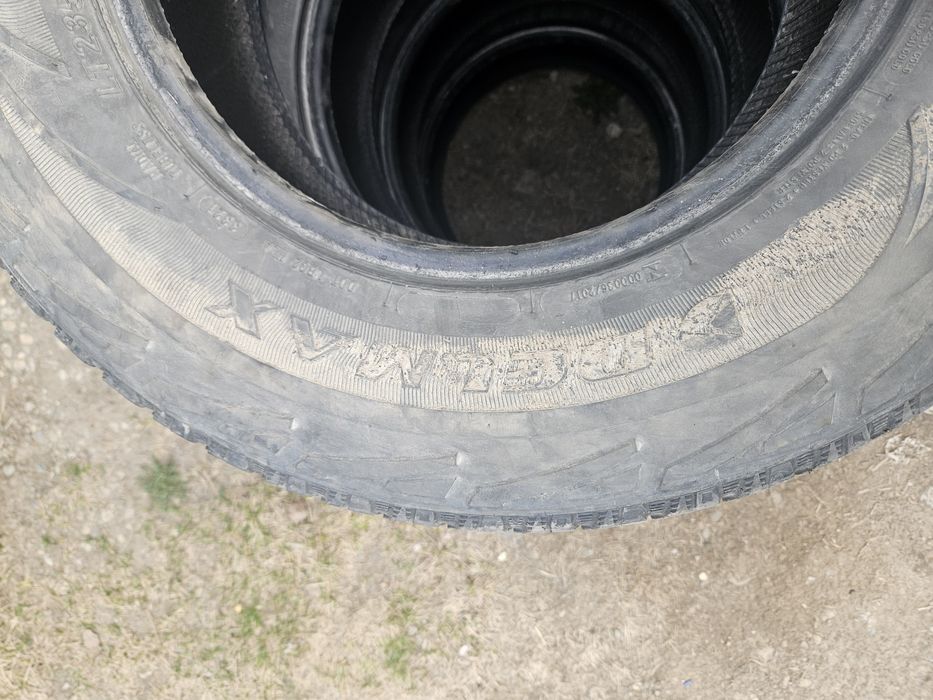 Продам резину 235/75r15