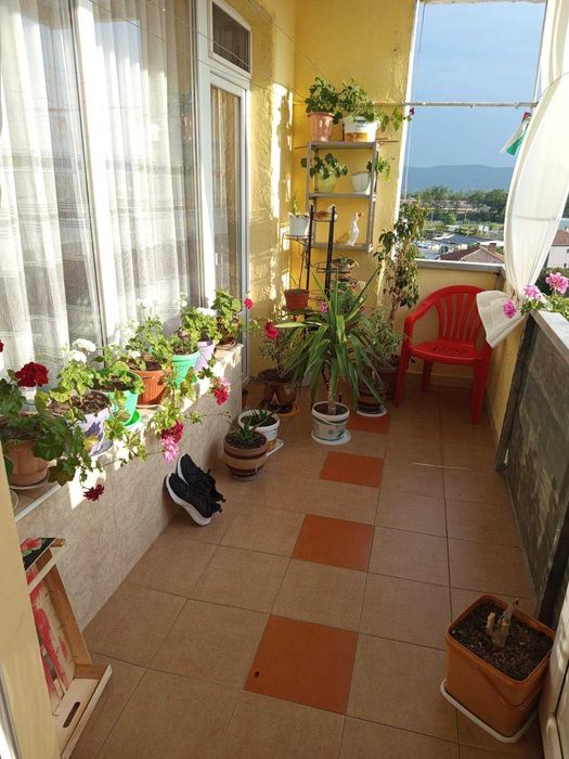 3ст+б,83кв.м.,ет.6,ПВЦ,ремонтирана баня,кв.Изток