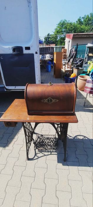 Mașină de cusut Singer