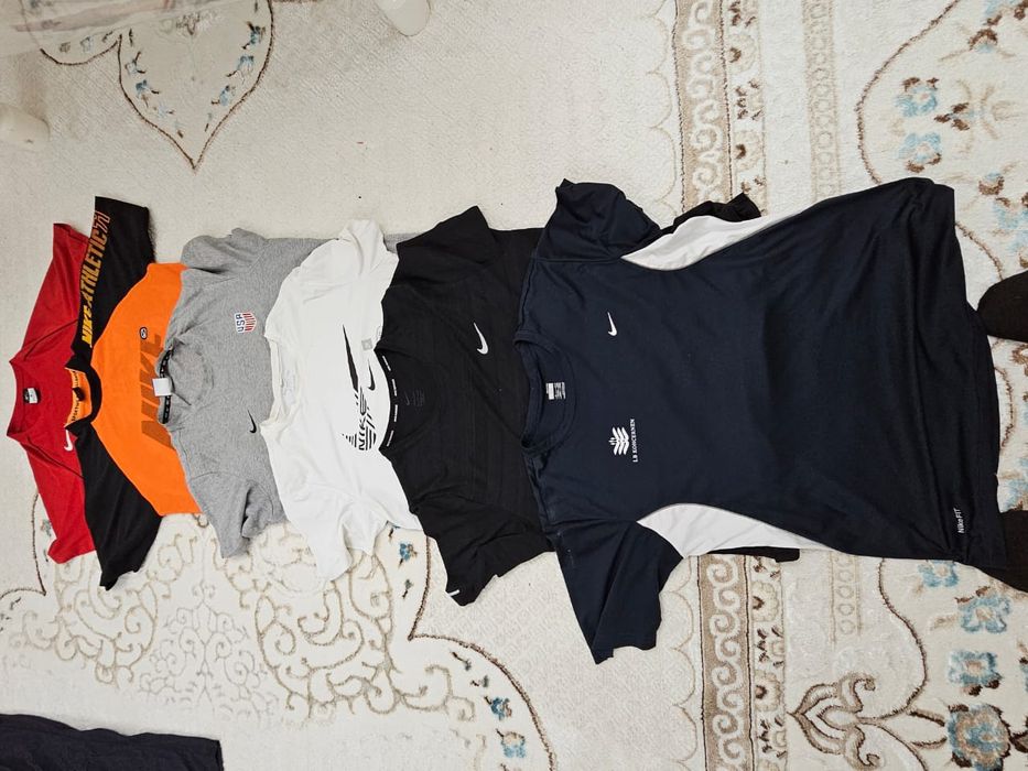 Продам оригинальные футболки Nike