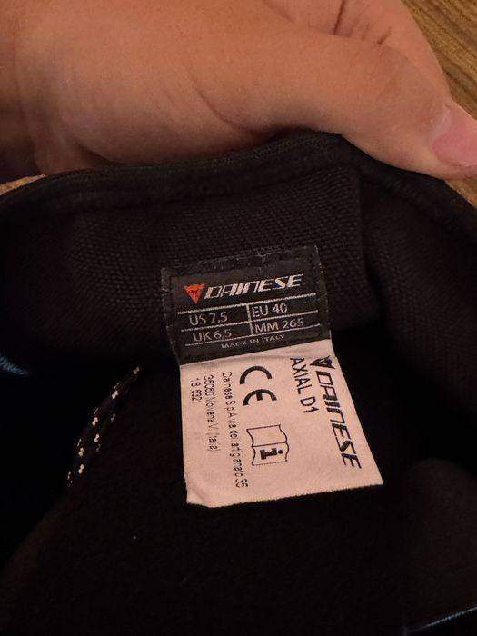 Vând cizme moto Dainese Axial D1