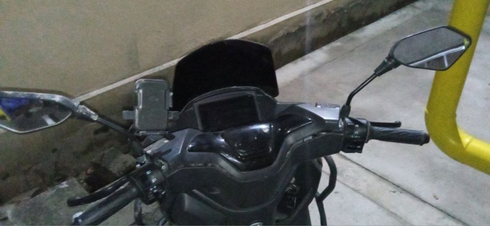 Скутер сотилади 150куб