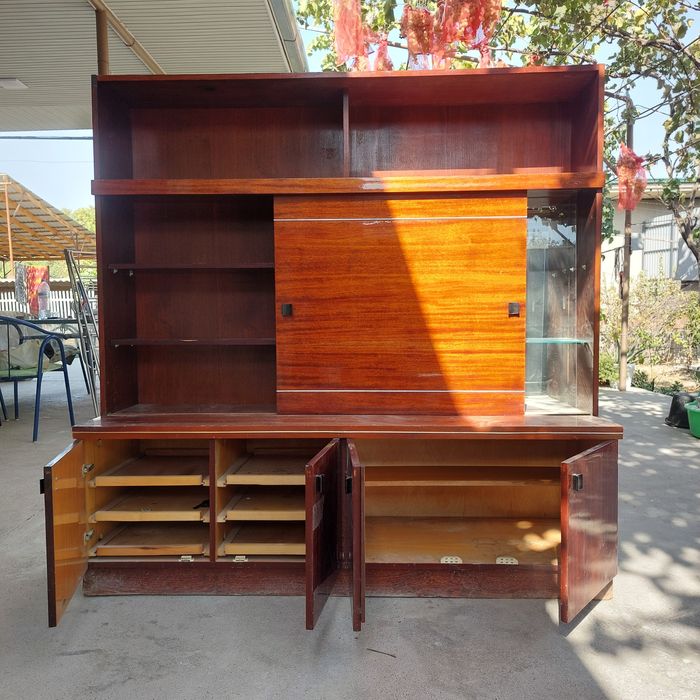 Продаём сервант полированный 400т