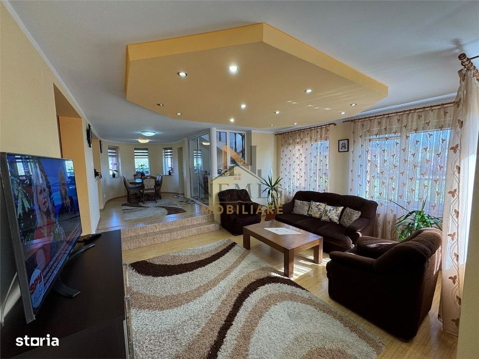 Casa tip vila de vanzare - zona Castel Transilvania