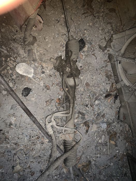 Продам запчасти на мазда 323