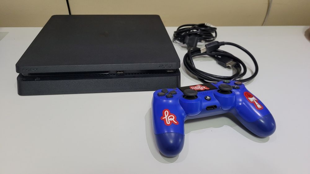 Sony PS4 Slim 1 Tb