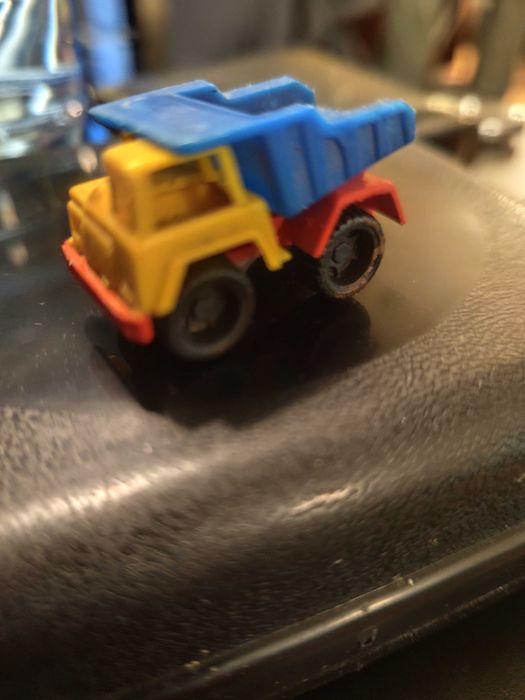 Продавам старо мини камионче Bruder Mini Vehicles