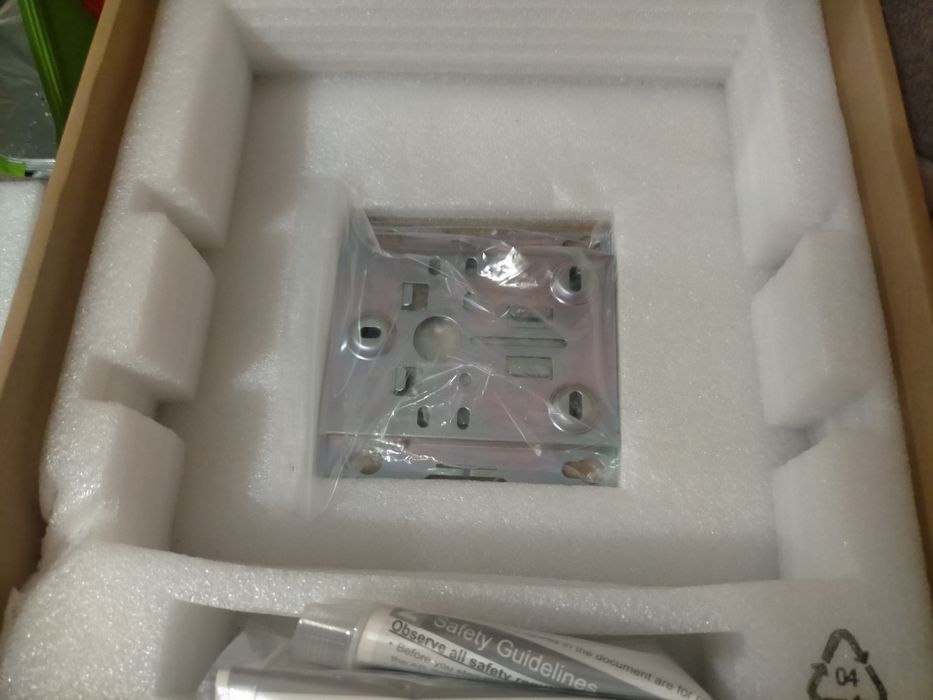 Роутер хуавей абсолютно новый