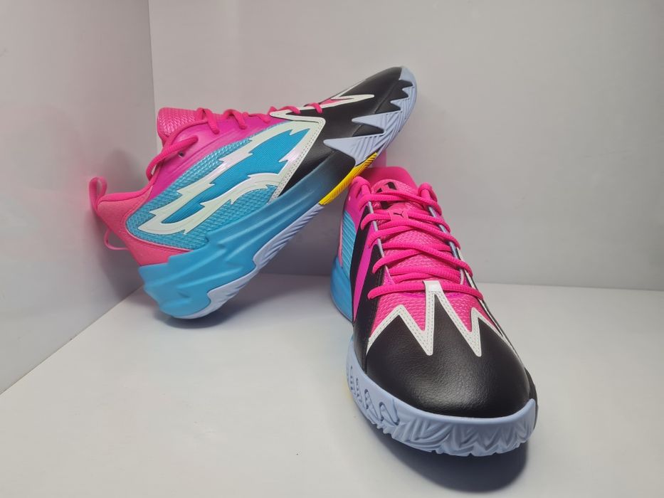 Баскетболни Кецове Puma Scoot 1 NL

Чисто нови с кутия.

Размер 42.5 с