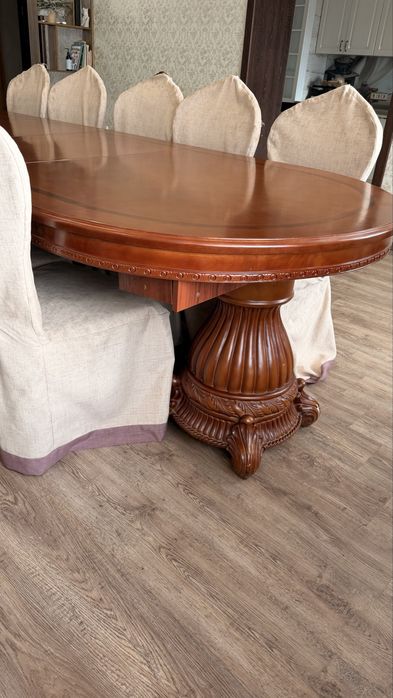 Деревянный стол и стулья 12