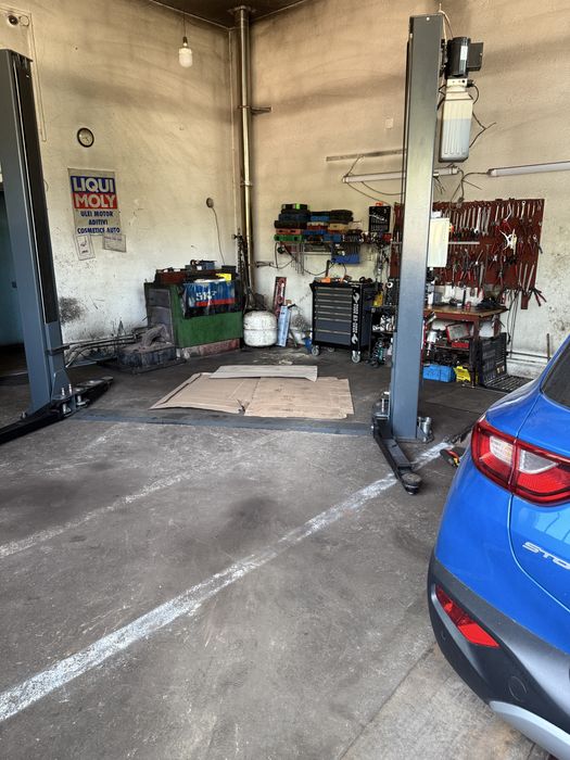 Particular vand spatiu comercial in Brasov