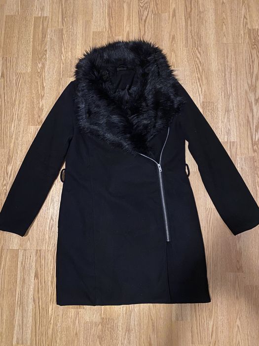 - Palton cu blana marime 36-38