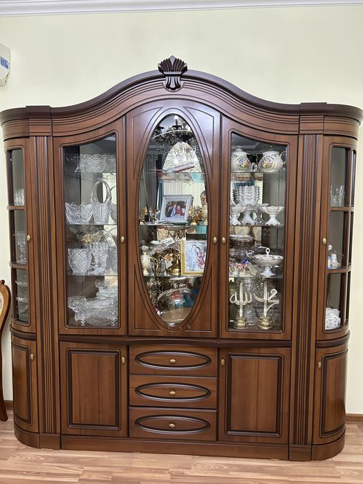 Продам гарнитуры для гостиной