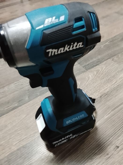 Autofiletanta Makita DTD173 cu baterie NOU