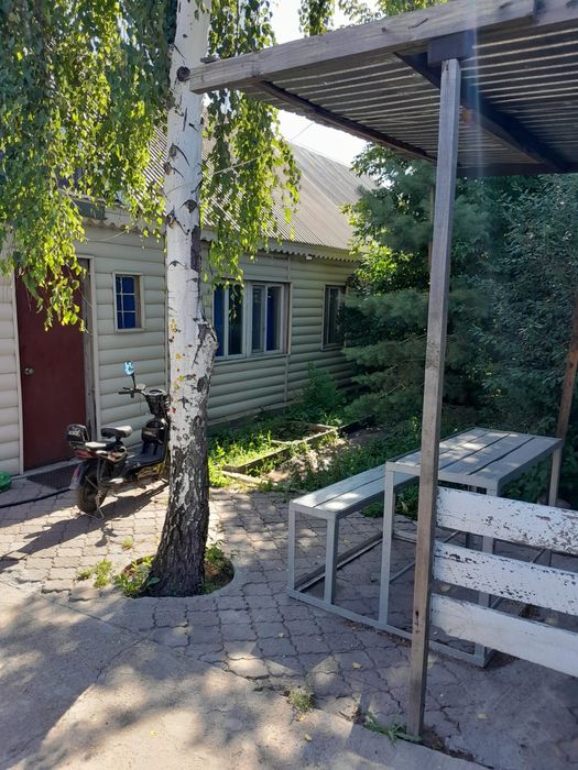 Продам дом с постройками