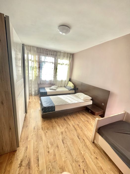 Тристаен апартамент във Възраждане, Бургас!!