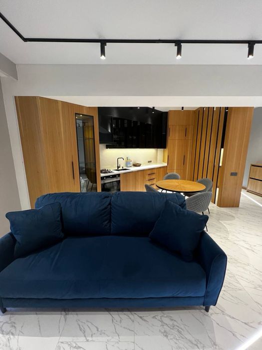 Паркентский рынок не доезжая Авиатор мост  2-комн/9-этаж/9-этажный дом