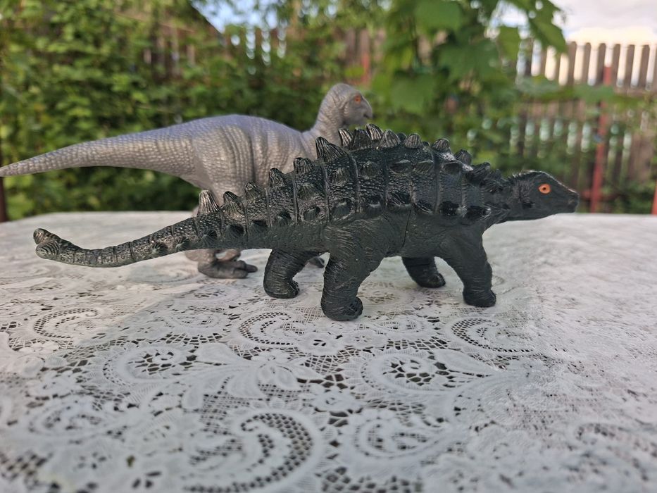 Figurine dinozauri