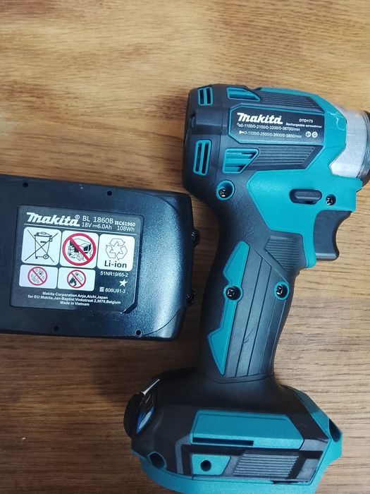 Makita impact DTD 173 cu baterie de 6A NOU