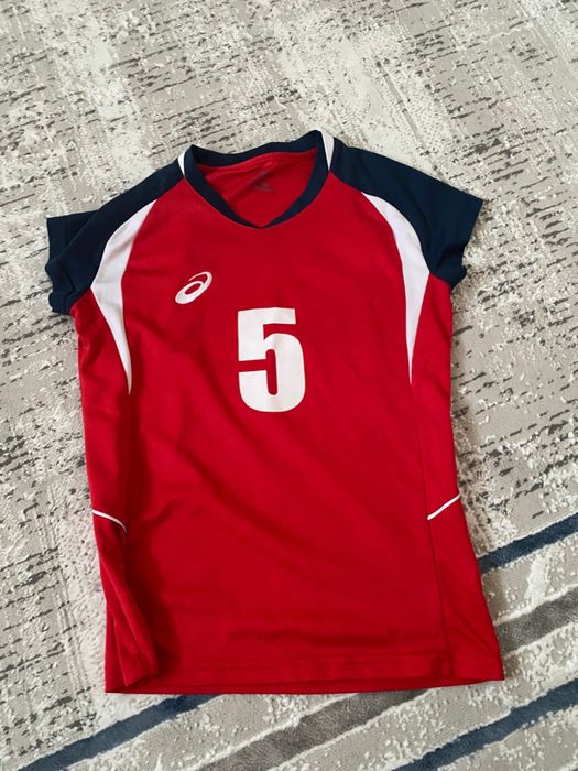 Продаю форму асикс М размер