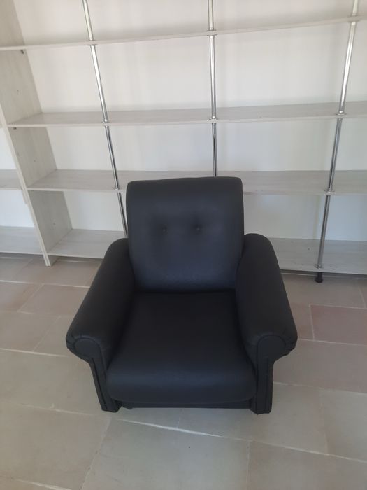 Charm qora yumshoq va qulay kreslo