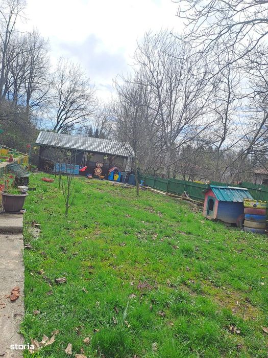 Vând casă  parter cu mansarda