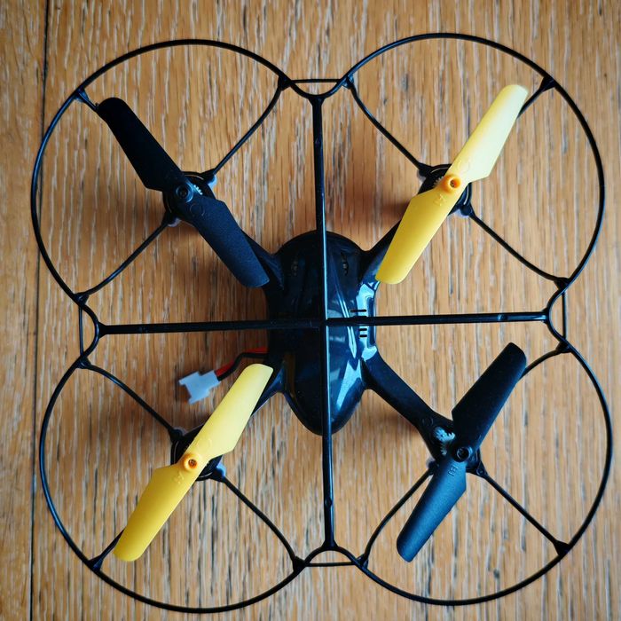 детска играчка дрон с жестово управление RED5 motion control drone