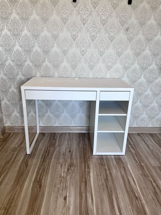 Стол Икеа письменный