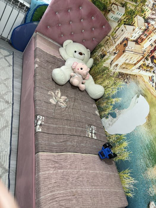 Продается 2 кровати для мальчика и для девочки 1,5 м