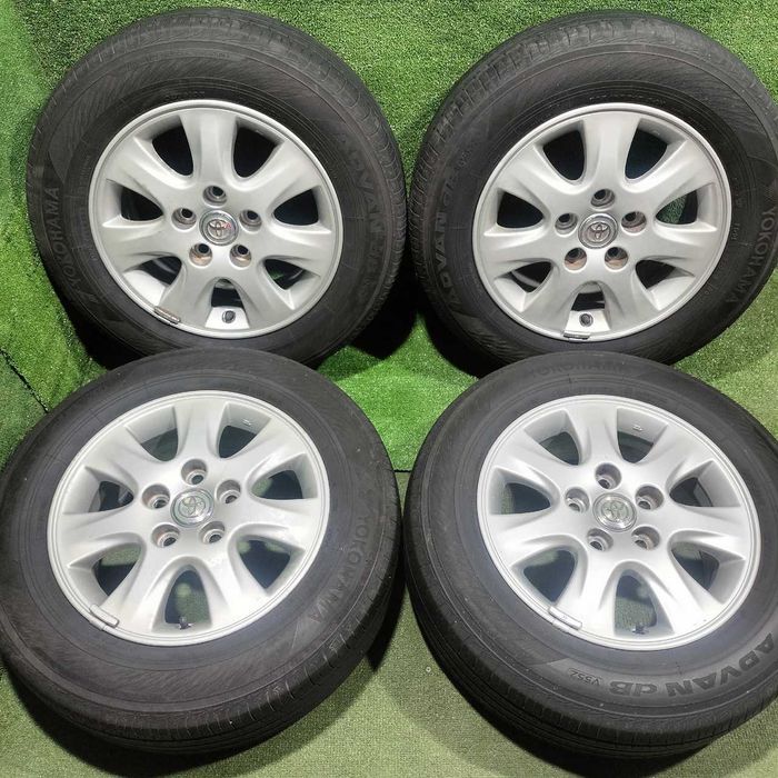 Продам Оригинальный диск Toyota / Lexus с шинами летний 205/65 R15