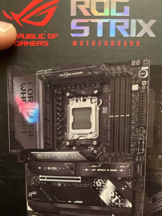 ASUS ROG Strix X870E-E Gaming WiFi AMD RYZEN AM5 AI ready