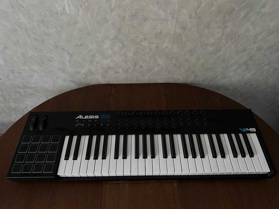 Alesis VI49 MIDI