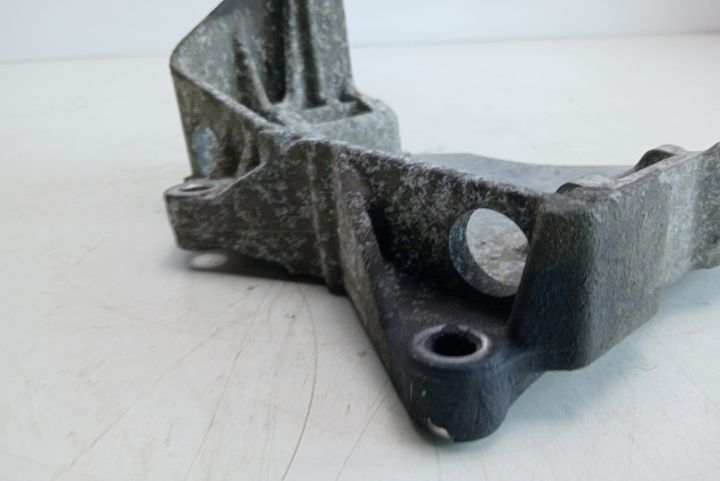 Suport alternator   2.5 tdi 070903143C Volkswagen VW Touareg generati