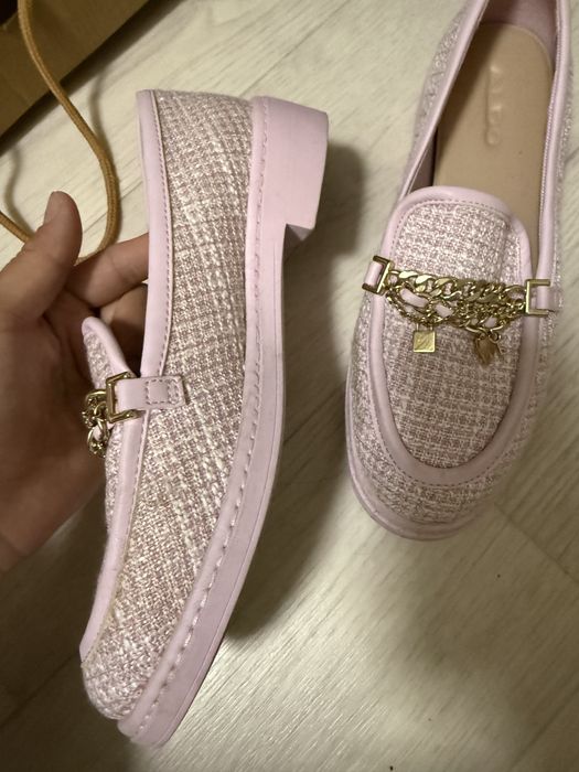 Балетки или лоферы очень в хор состоянии