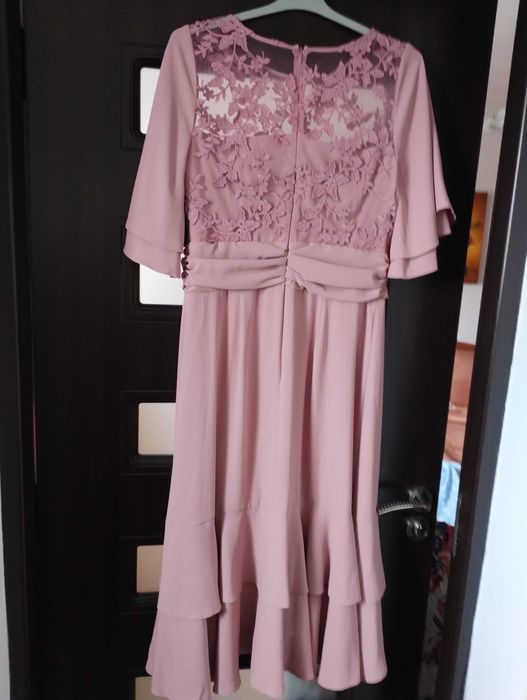 Vând rochie eleganta cu dantela