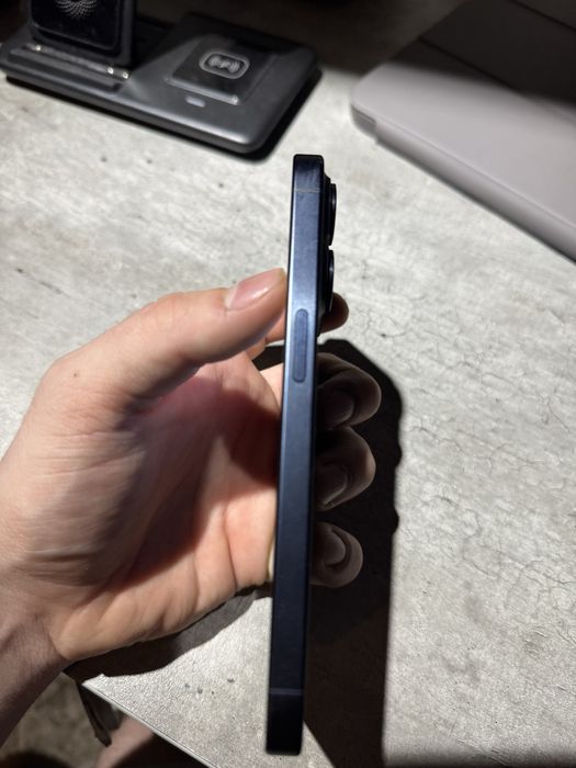 Продам айфон 15 про