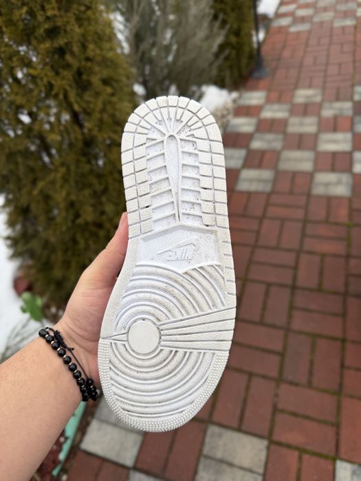 Jordan 1 Mid Triple White