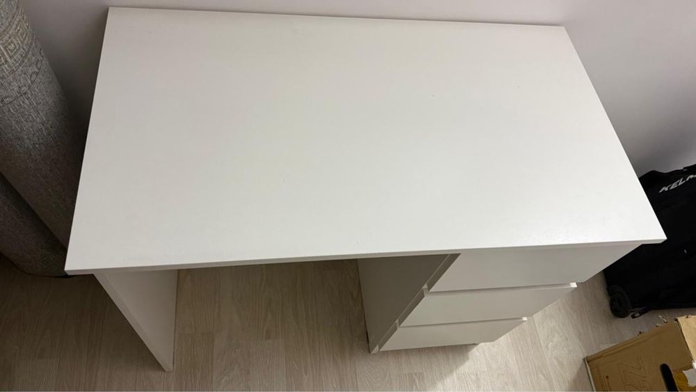 Продается отличный Парта Стол