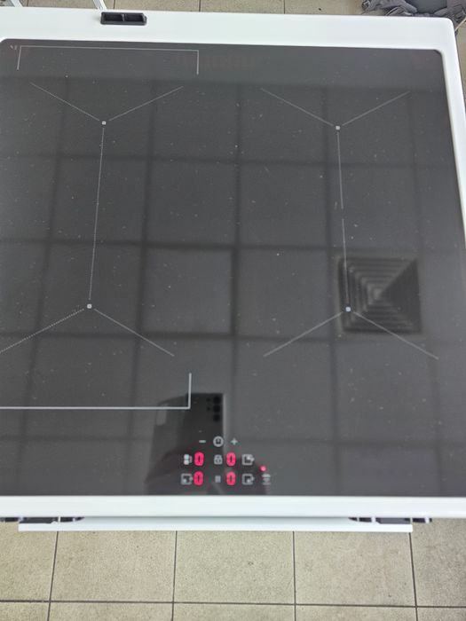 Свободностояща печка с индукционни котлони и пара Voss-Electrolux VKI1