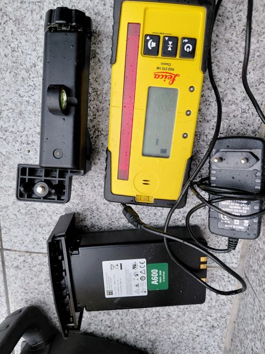 Ротационен лазерен нивелир Leica Rugby 620