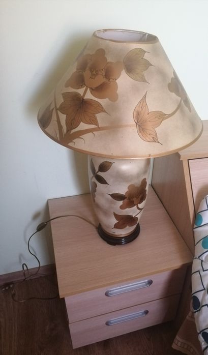 Стилна стайна лампа