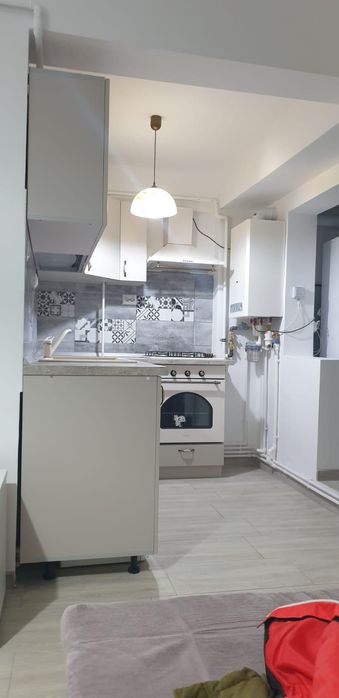 P. F Inchiriez Gars. Lux/ Ultracentral/ Mc' Donalds/Unirii/ Superba