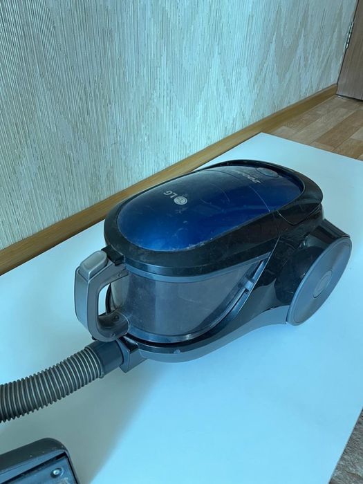 Продам пылесос LG 2000W