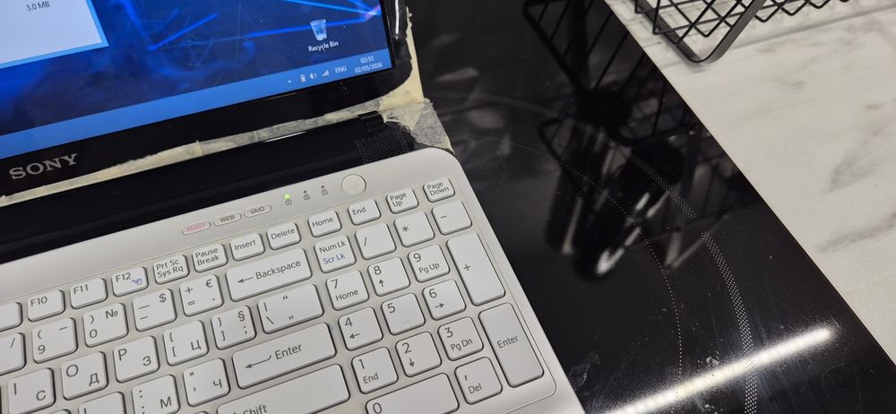 Sony Vaio SVE151G13M Работещ и зарядно но с проблем !