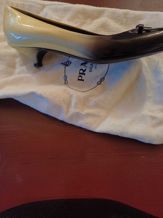 Нови маркови обувки PRADA номер 37,5