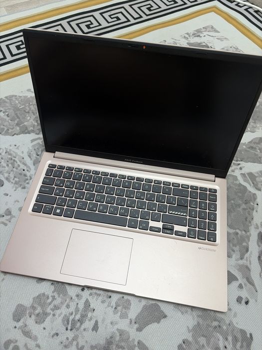 Ноутбук ASUS VivoBook 15,илдеальное состояние