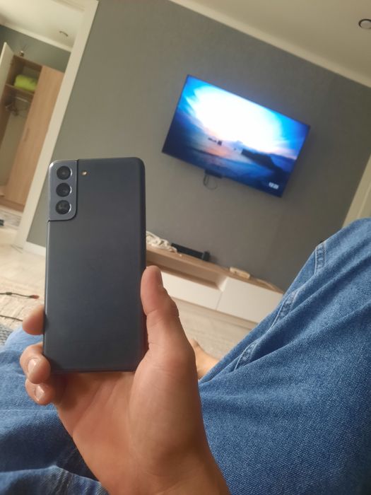 Продам телефон самсунг с 21
