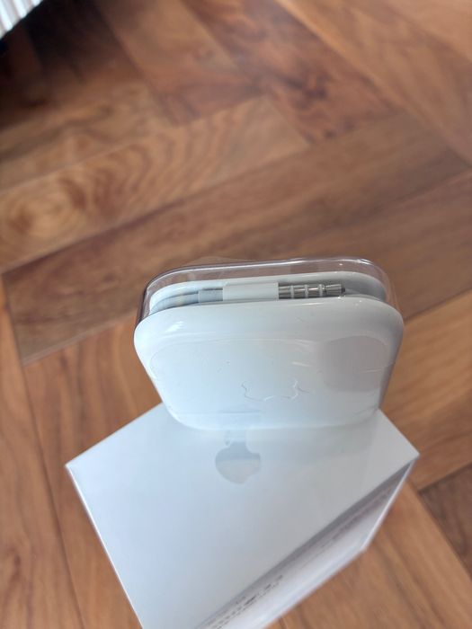 НОВИ Apple EarPods с 3,5 mm конектор за слушалки