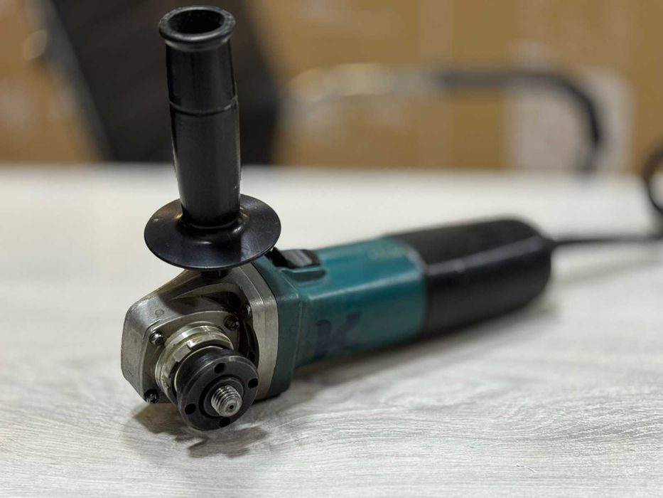 Ъглошлайф Makita 9558HNR