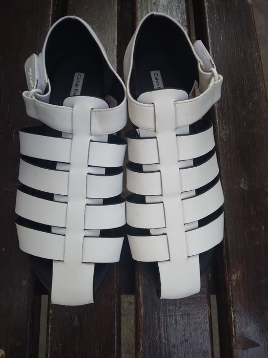 Дамски сандали Levi's и  обувки Calvin klein